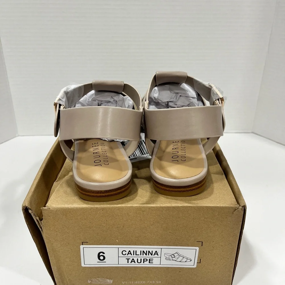 Journee Collection Womens Cailinna Ankle Strap Flat‎ Sandals 6M